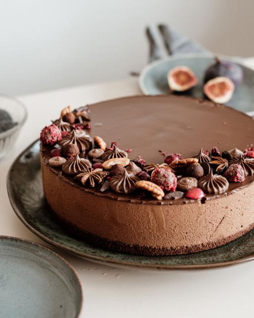 Cake with dark chocolate, tonka bean, cherry and pecan