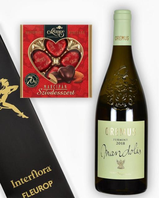 Gift bag with Oremus Mandolás Furmint white wine and Szamos marzipan hearts