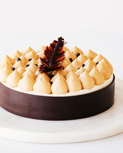 Caramel pear mousse cake