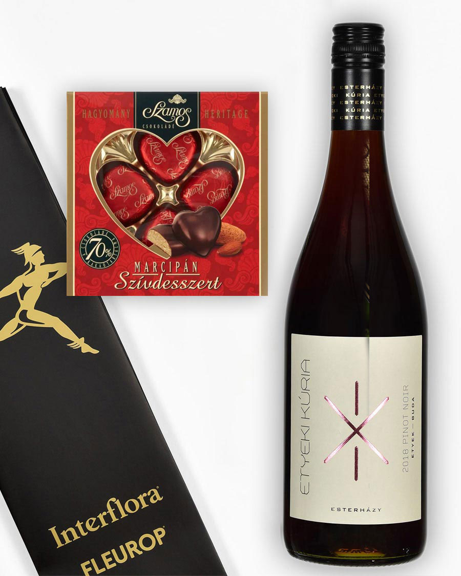 Etyeki Kúria Pinot Noir és Szamos Marcipán Szívdesszert
